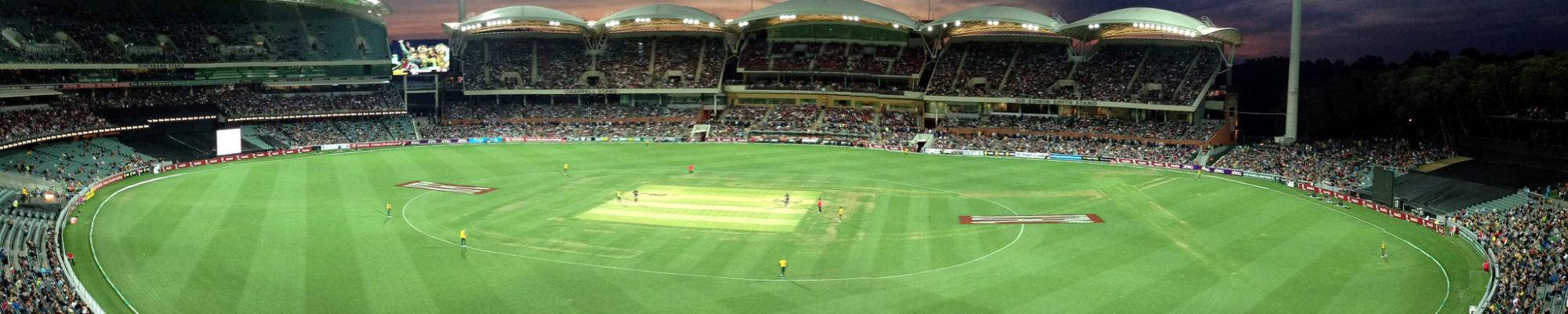 Stade de baseball éclairé la nuit en Australie