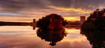 Coucher de soleil sur décor naturel en Australie