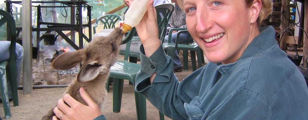 Une femme fait du woofing en Australie