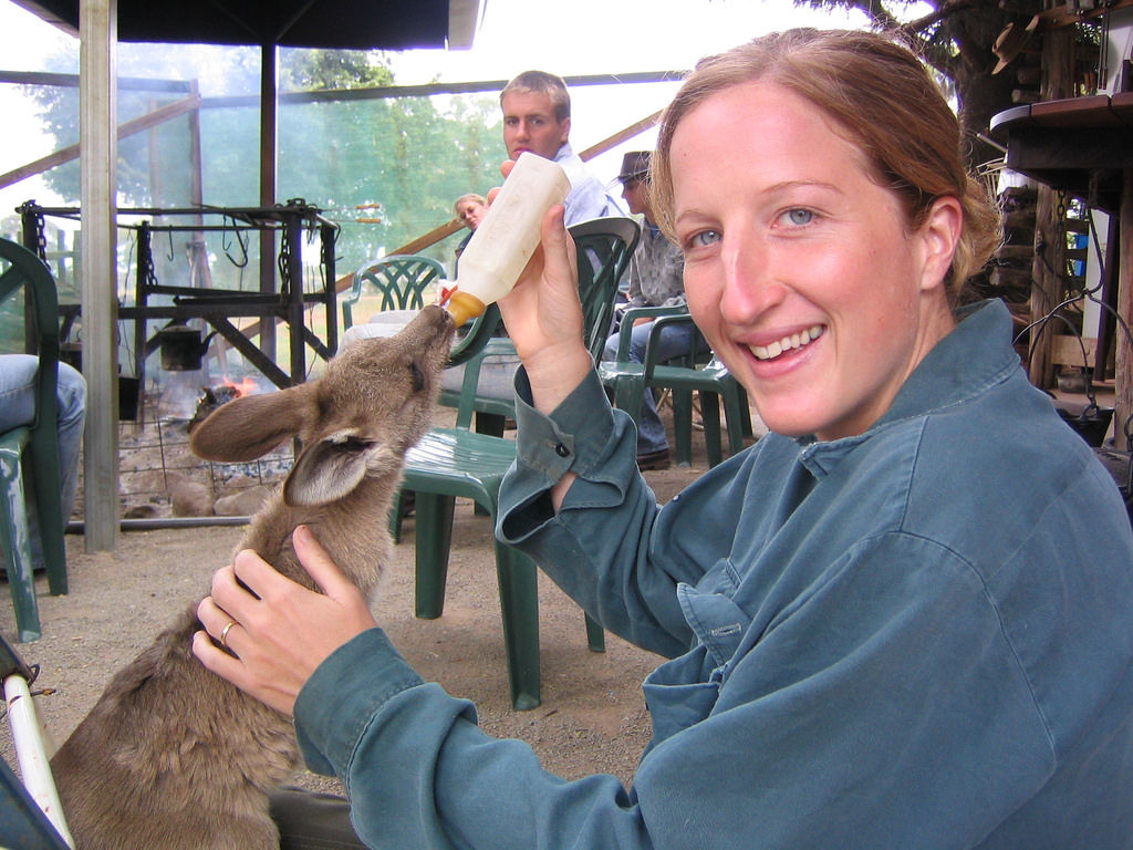 Une femme fait du woofing en Australie